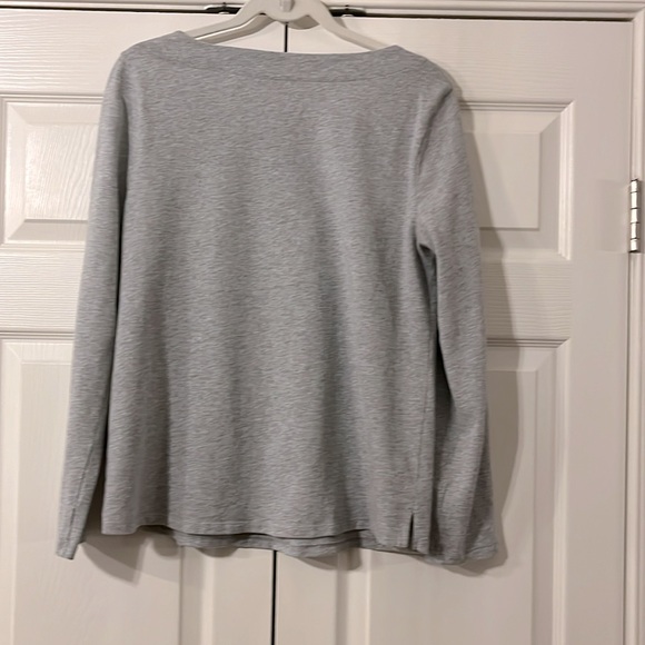 Talbots woman’s soft grey top - Picture 4 of 6